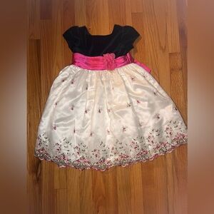 4/$25 Young land Girl Size 5 Party, Holiday Formal Dress
